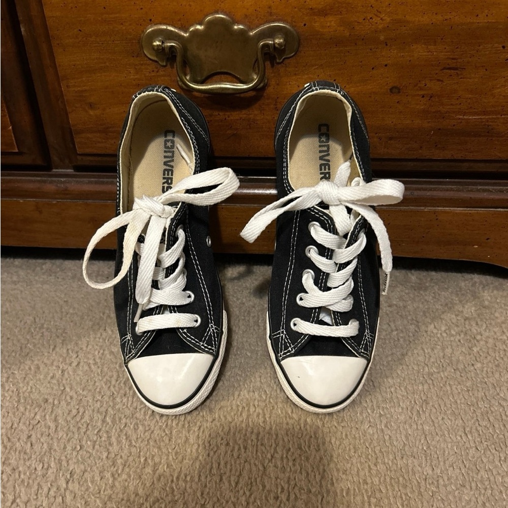 Women’s Converse All Star Sneakers Size 6
